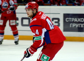 Хоккей: Защитник Яковлев переманен деньгами