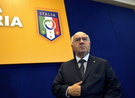 Тавеккио хочет продлить пребывание Конте в сборной Италии