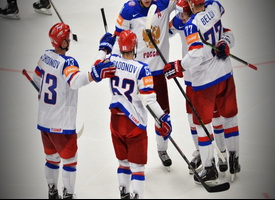 Сборная России побеждает финнов на молодежном чемпионате мира по хоккею