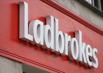 Карла Суарес Наварро — Тимея Бачински: анонс и прогноз на матч от Ladbrokes