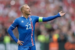 Сильнейший футболист Исландии объявил о завершении карьеры