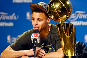 Стефен Карри признался, что бы выбрал между титулом MVP и званием чемпиона