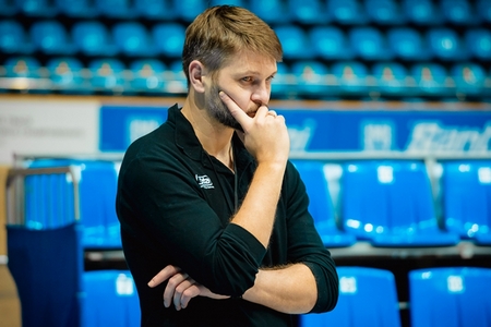 Михаил Карпенко лишился должности главного тренера сборной Казахстана