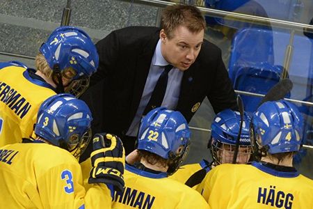 Главный тренер сборной Швеции обвинил клубы КХЛ в давлении на хоккеистов