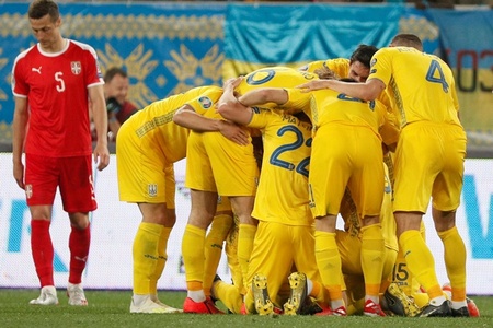 Украина деклассировала сербов, и другие итоги футбольных матчей 7 июня 2019 года