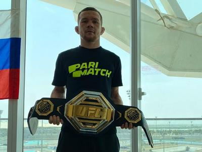 Пётр Ян привез в Россию титул чемпиона UFC