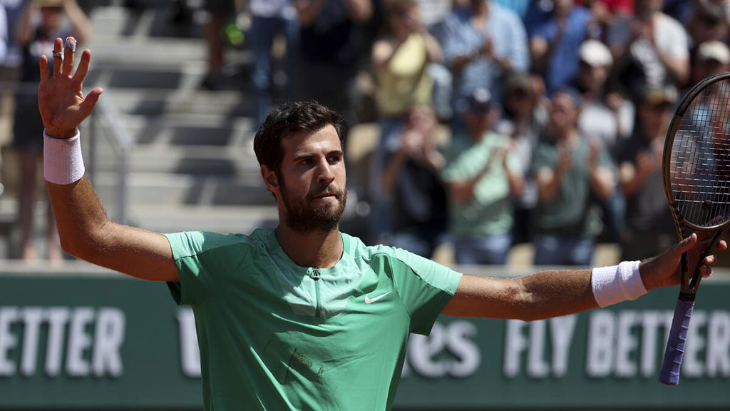 Хачанов – Карбальес Баэна: битва разных стилей 27 сентября на ATP 500 в Пекине