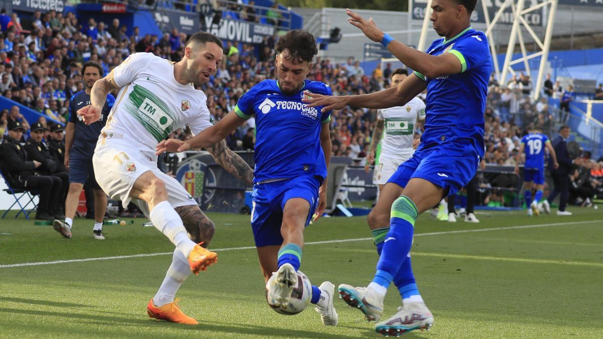 Примера Испании. Хетафе — Эльче. Прогноз на матч 28 ноября 2025 года: хозяева победят