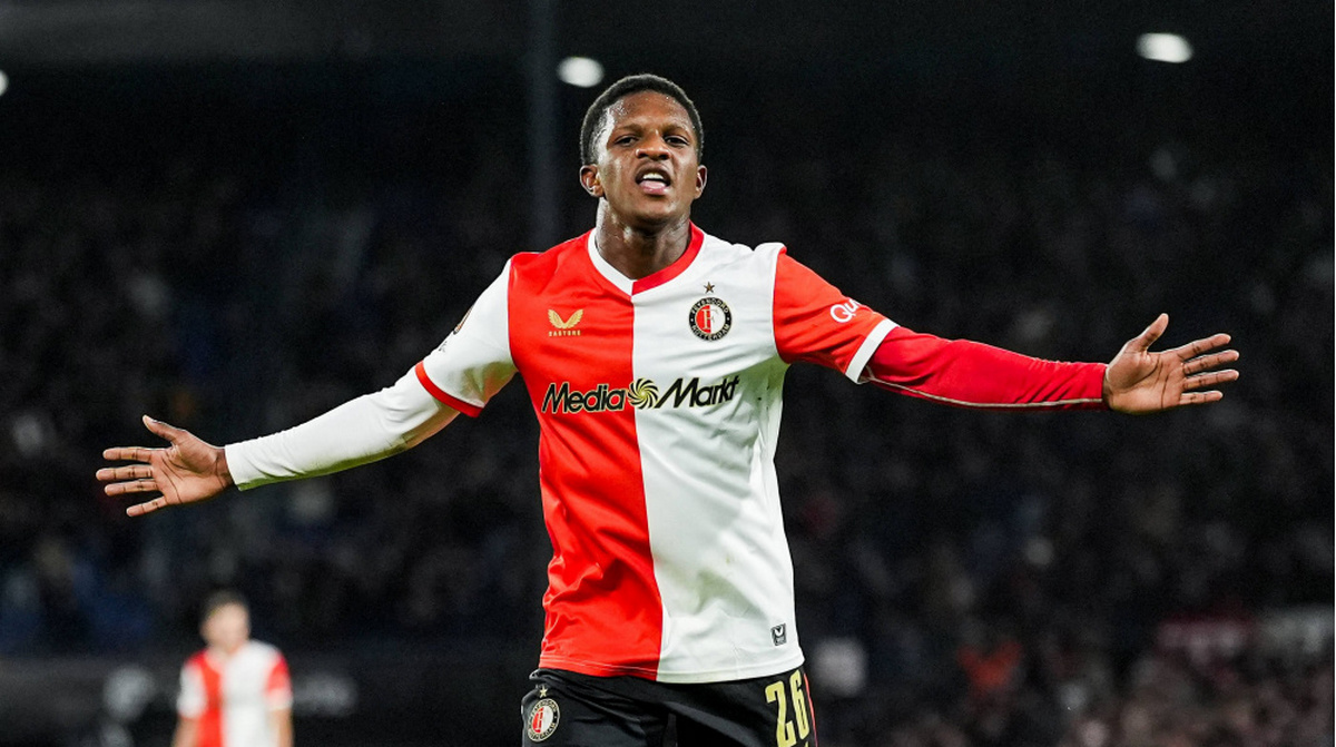 Бавария хочет перехватить из-под носа английских клубов таланта из Фейеноорда