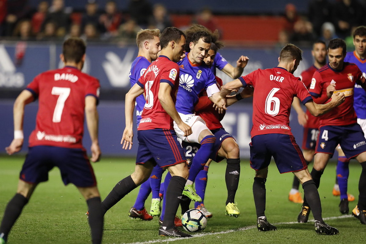 Примера. Овьедо — Осасуна. Прогноз на центральный матч 3 ноября 2025 года