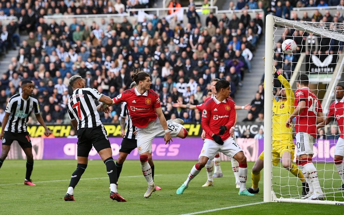 АПЛ. Манчестер Юнайтед — Ньюкасл. Прогноз на самый ожидаемый матч 26 декабря 2025 года