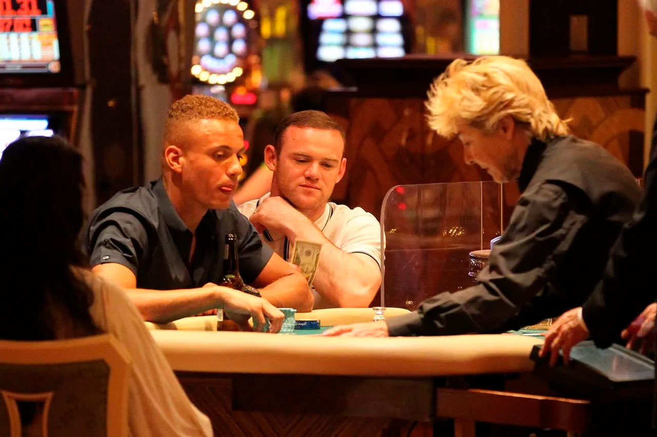 Футбольные звезды и тренеры, которые были пойманы на ставках в букмекерских конторах