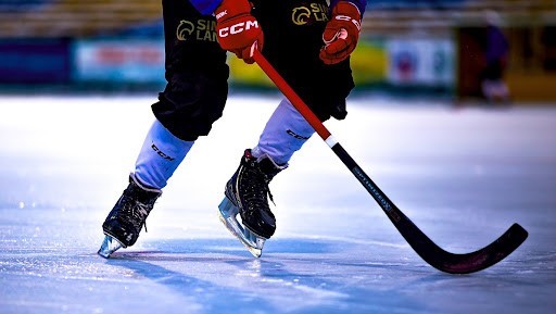 Ставки на тотал больше 5.5 в хоккее: почему это ловушка и как выигрывать