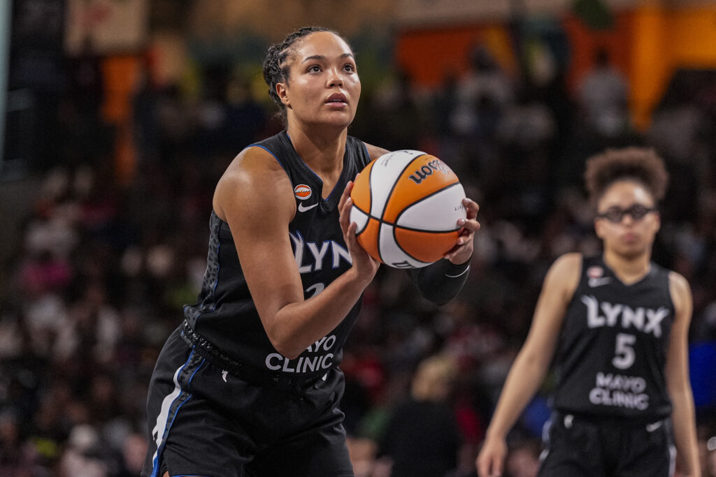 lynx-vs-fever-wnba-playoffs-match-2026.jpg Битва на паркете Target Center: Миннесота Линкс против Индианы Фивер в плей-офф WNBA (25.09.2026)